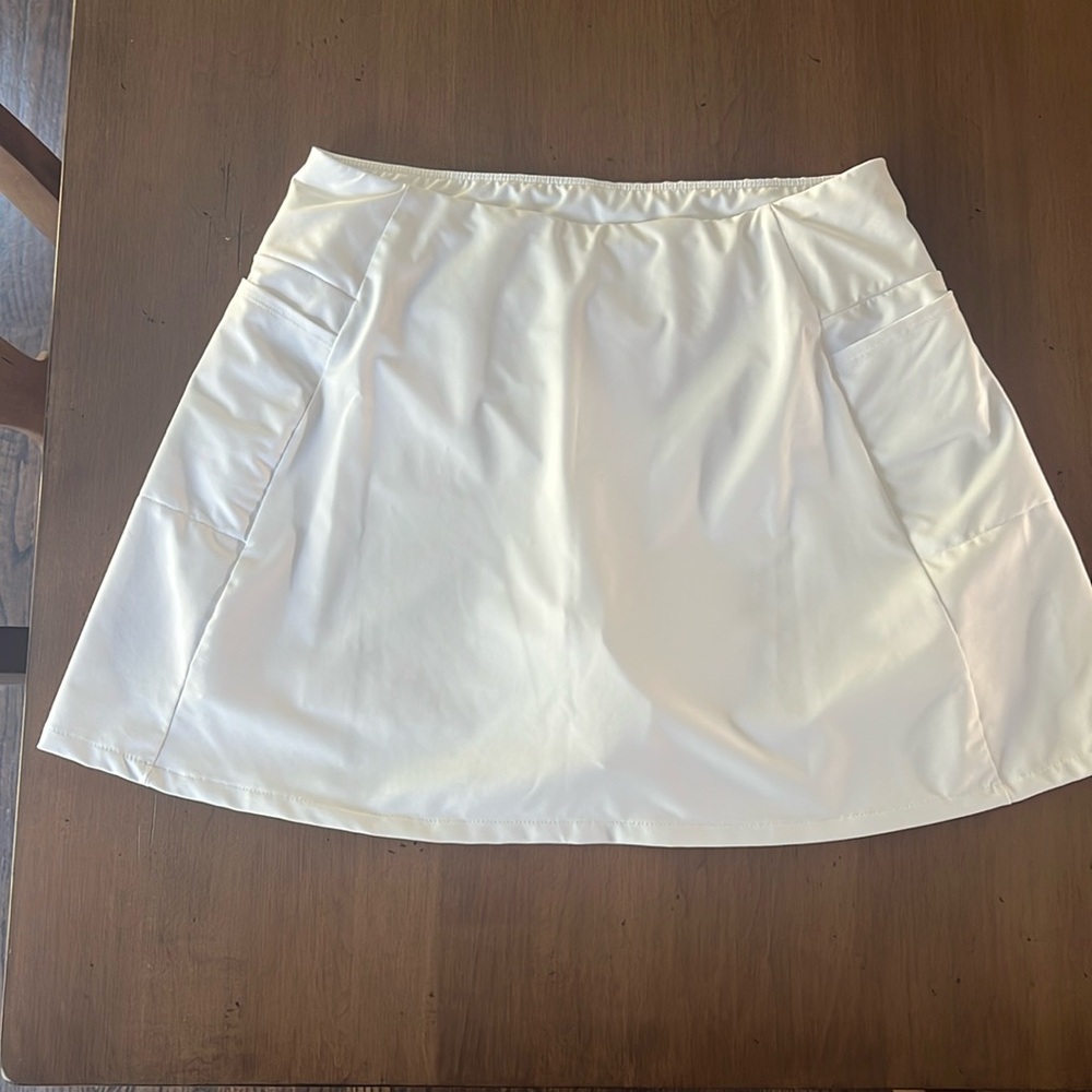 Women’s Walter Hagen golf skirt - perfect condition- worn 1x